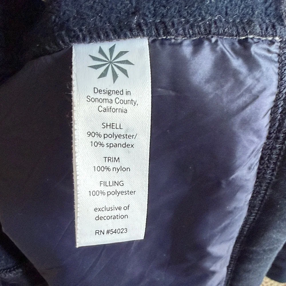 Athleta Women's Quilted Navy Jacket - Picture 6 of 8
